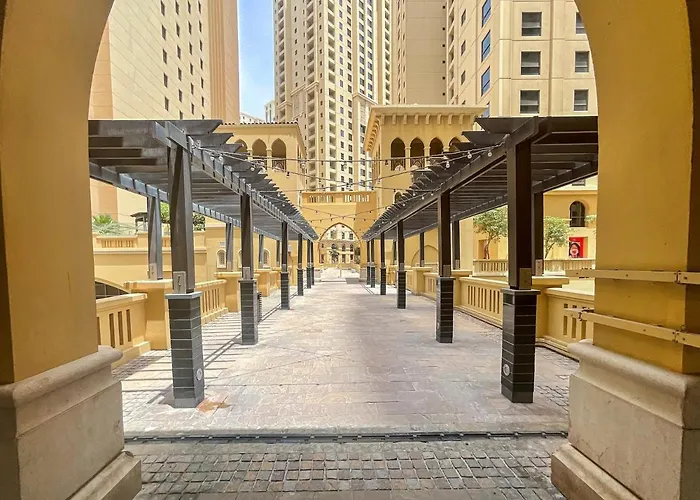 Higuests - Charming Apt In Jbr With Balcony By The Beach