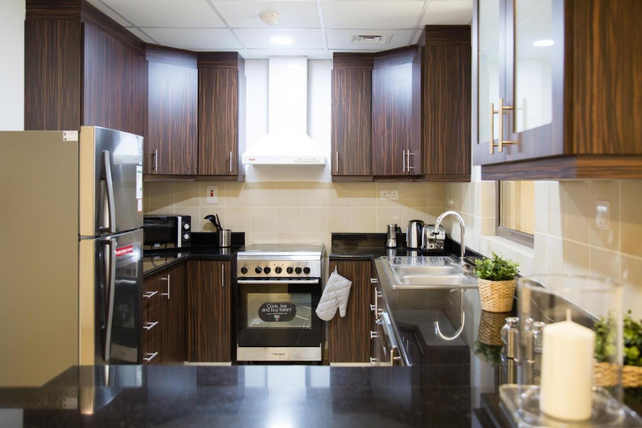 Higuests - Charming In Jbr With Balcony By The