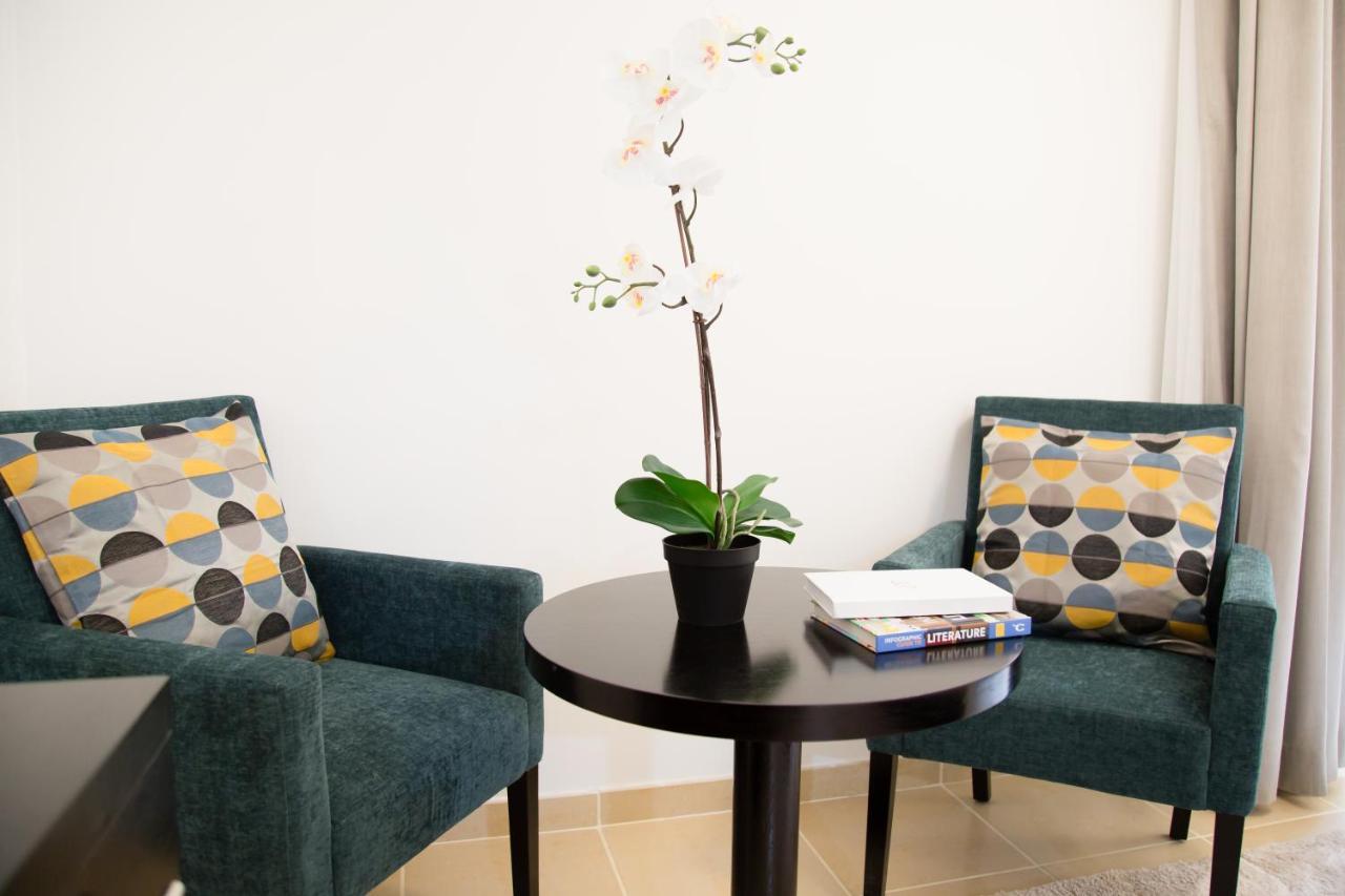 Higuests - Charming In Jbr With Balcony By The شقة